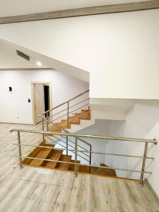 בוקורו Atrium Hotel מראה חיצוני תמונה
